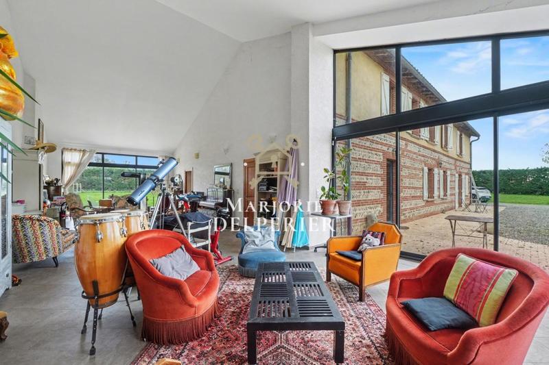 Maison - 422 m² - 10 pièces