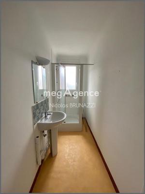 Studio - 49 m² - 1 pièce