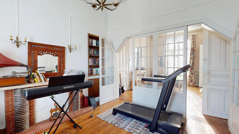 Maison - 252 m² - 9 pièces