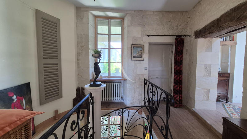 Maison - 379 m² - 12 pièces