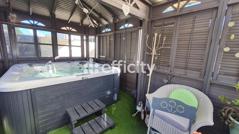 Maison - 139 m² - 7 pièces