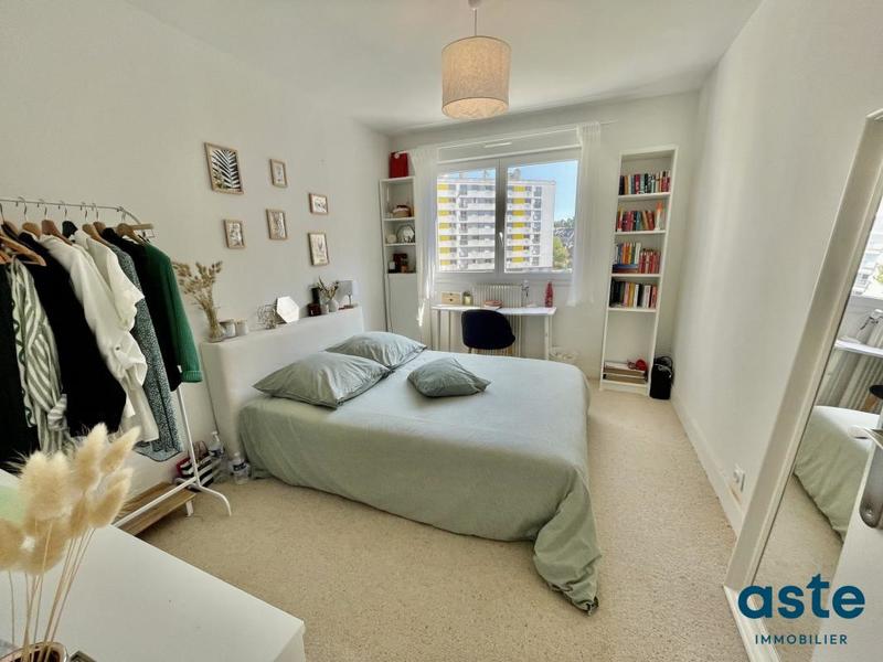 Appartement - 104 m² - 5 pièces