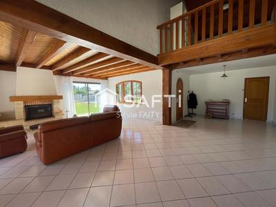 Maison - 185 m² - 6 pièces