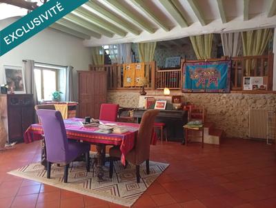 Maison - 248 m² - 9 pièces