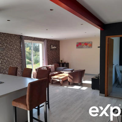 Maison traditionnelle - 110 m² - 8 pièces