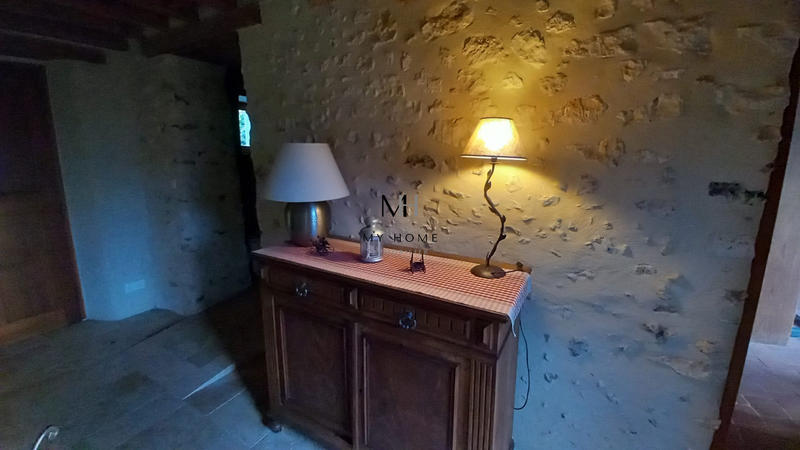 Maison - 320 m² - 18 pièces