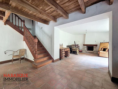 Maison - 281 m² - 9 pièces