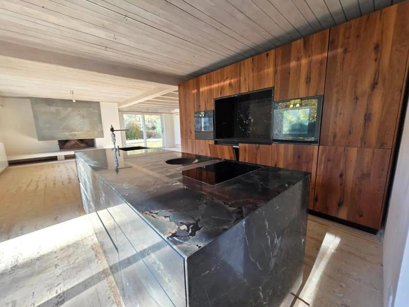 Maison - 224 m² - 7 pièces