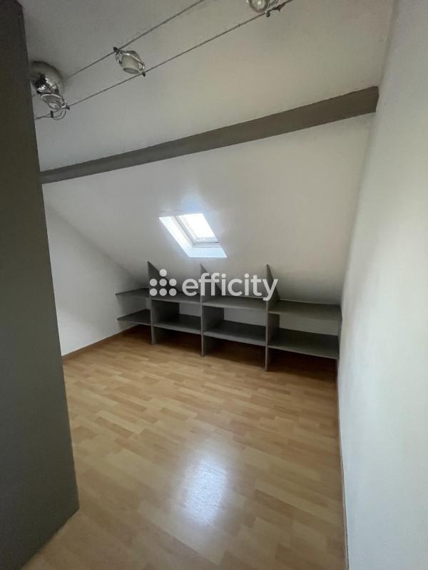 Maison - 85 m² - 5 pièces