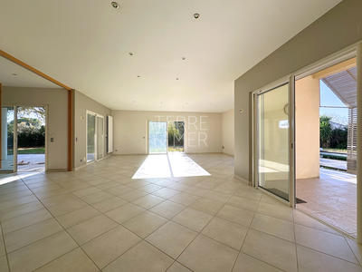 Maison - 180 m² - 6 pièces