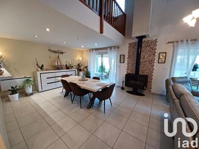 Maison de maîtres - 250 m² - 8 pièces