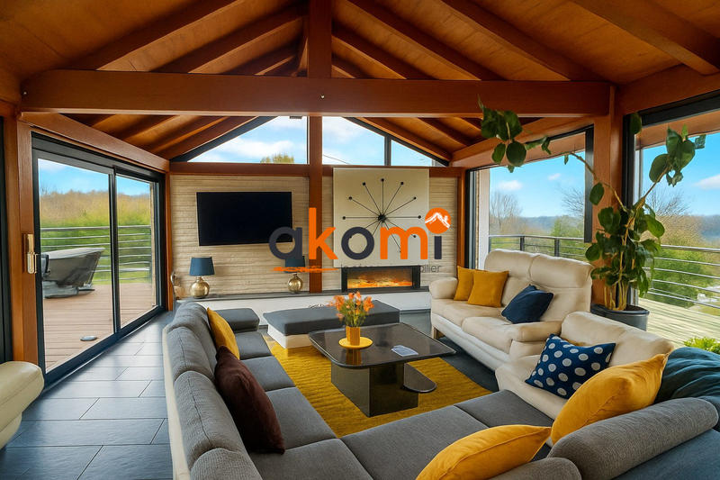 Maison traditionnelle - 241 m² - 10 pièces