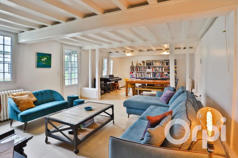 Maison - 275 m² - 10 pièces