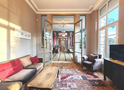 Demeure - 435 m² - 13 pièces