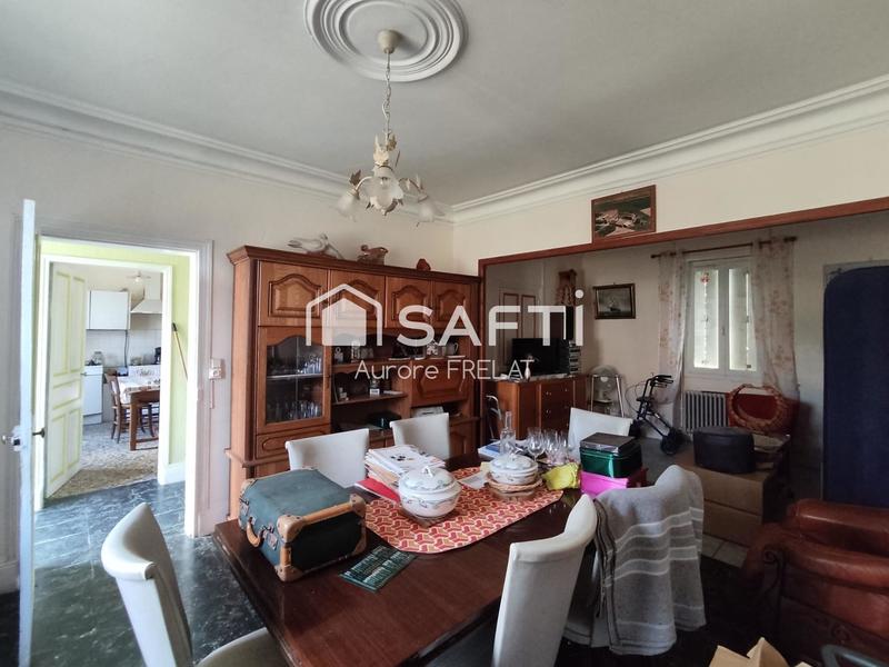 Maison - 280 m² - 10 pièces