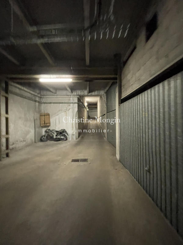 Parking / Garage - 19 m²