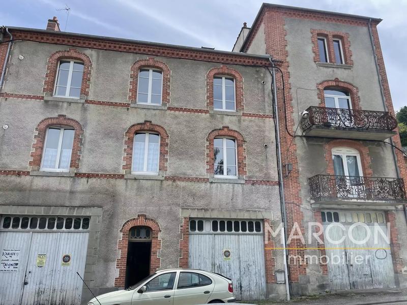 Maison - 428 m² - 18 pièces