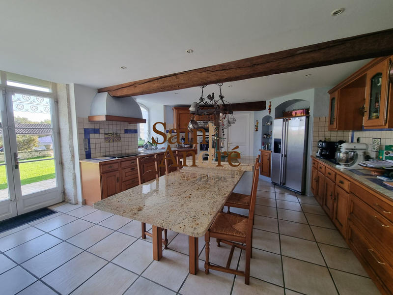 Maison - 294 m² - 8 pièces