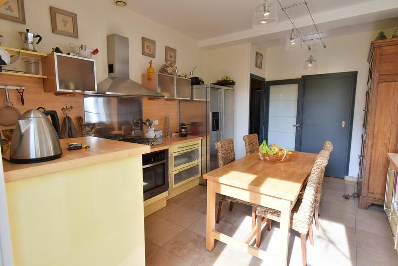 Maison - 360 m² - 11 pièces