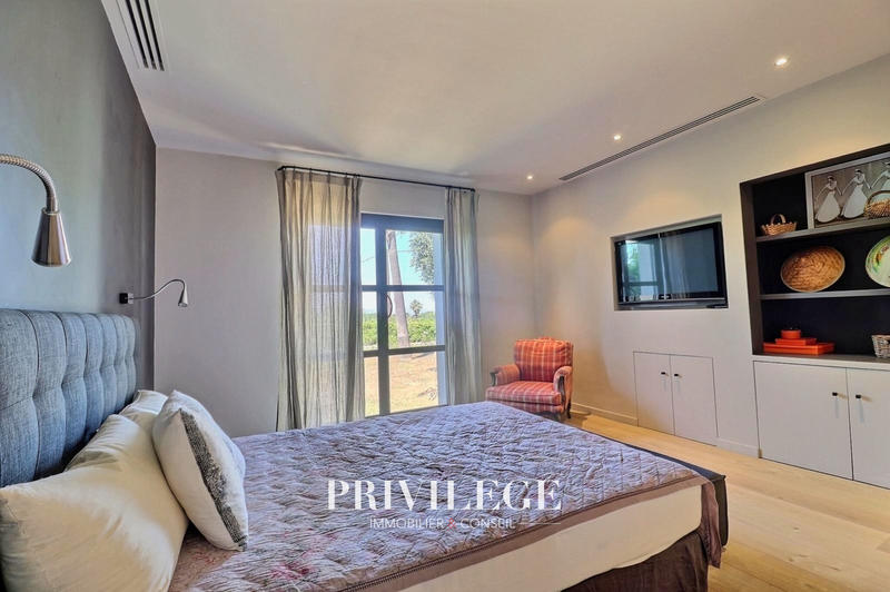 Villa - 315 m² - 6 pièces