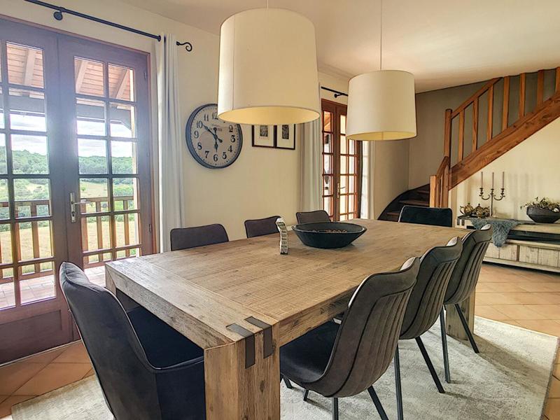 Maison - 150 m² - 7 pièces