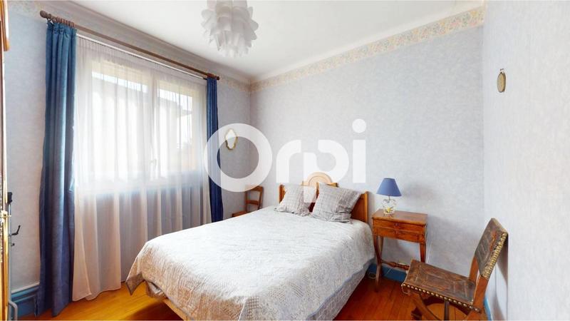 Maison - 200 m² - 7 pièces