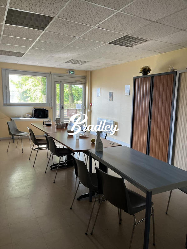 Bureau - 530 m² - 19 pièces