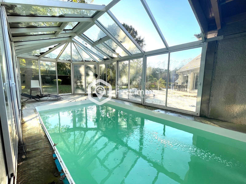 Maison - 230 m² - 7 pièces