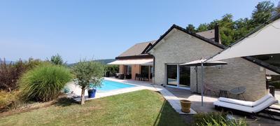 Maison traditionnelle - 204 m² - 8 pièces