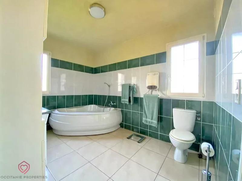 Maison - 215 m² - 5 pièces