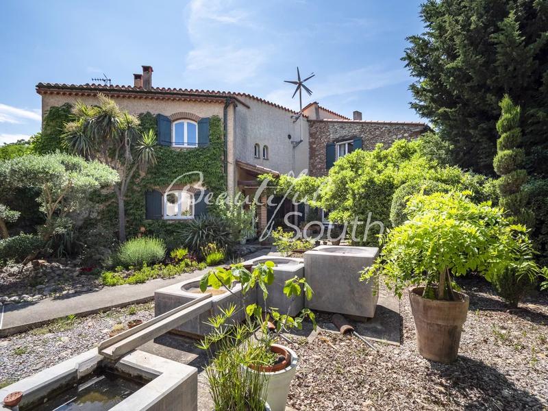 Mas - 345 m² - 10 pièces