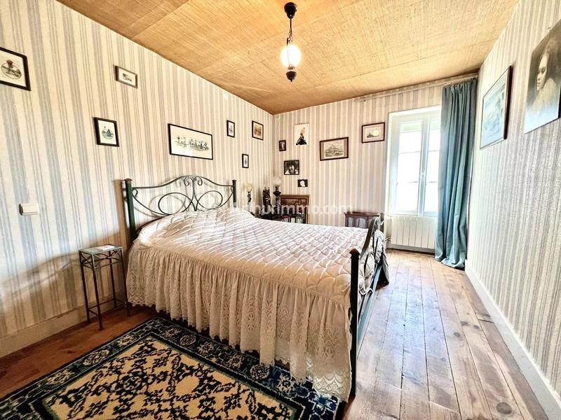 Maison - 220 m² - 8 pièces