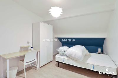Chambre - 8 m² - 5 pièces