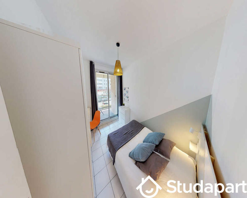 Chambre - 100 m² - 1 pièce