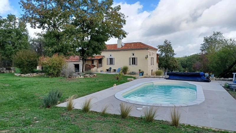 Propriété - 161 m² - 6 pièces