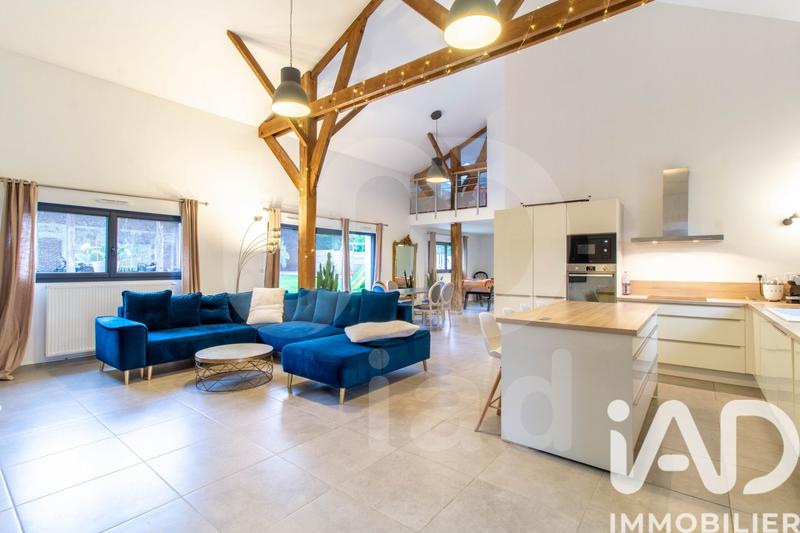 Maison - 200 m² - 7 pièces