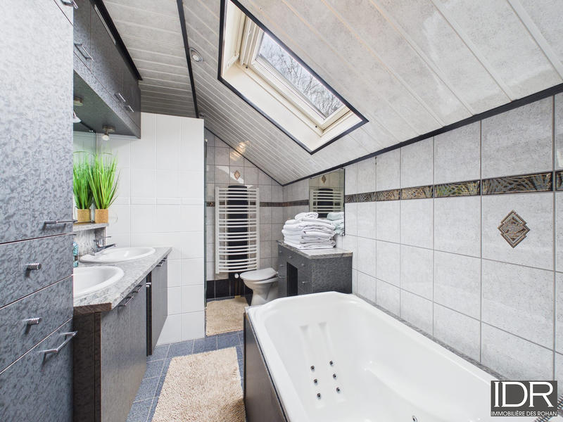 Maison - 190 m² - 7 pièces