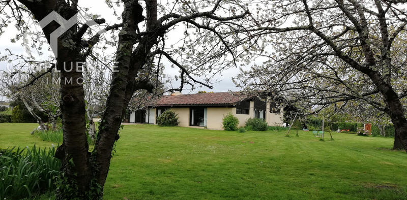 Maison - 200 m² - 7 pièces