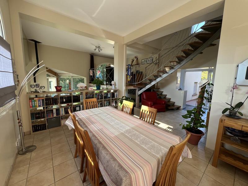 Maison - 185 m² - 6 pièces