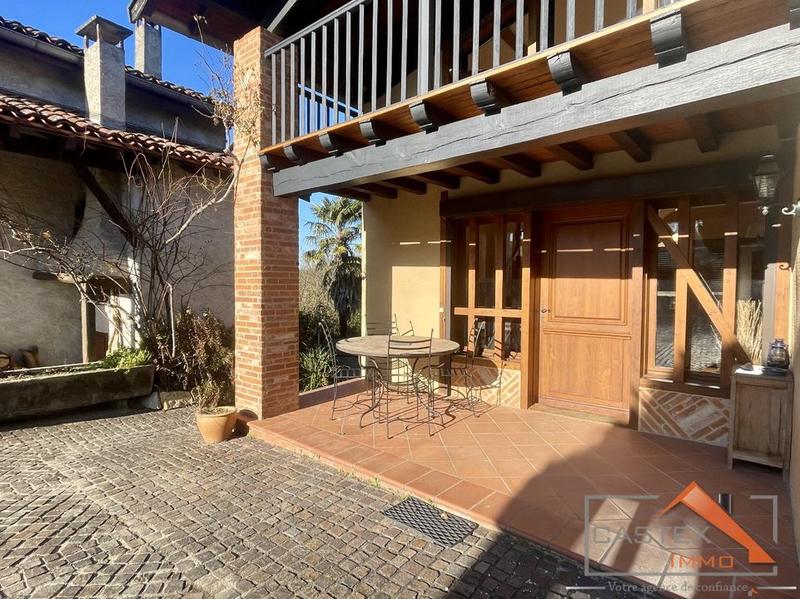 Maison en pierre - 223 m² - 7 pièces