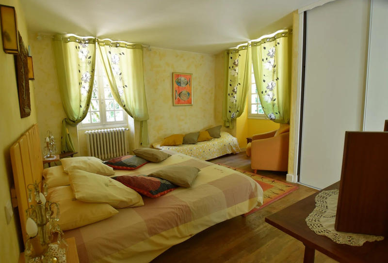 Maison - 340 m² - 10 pièces