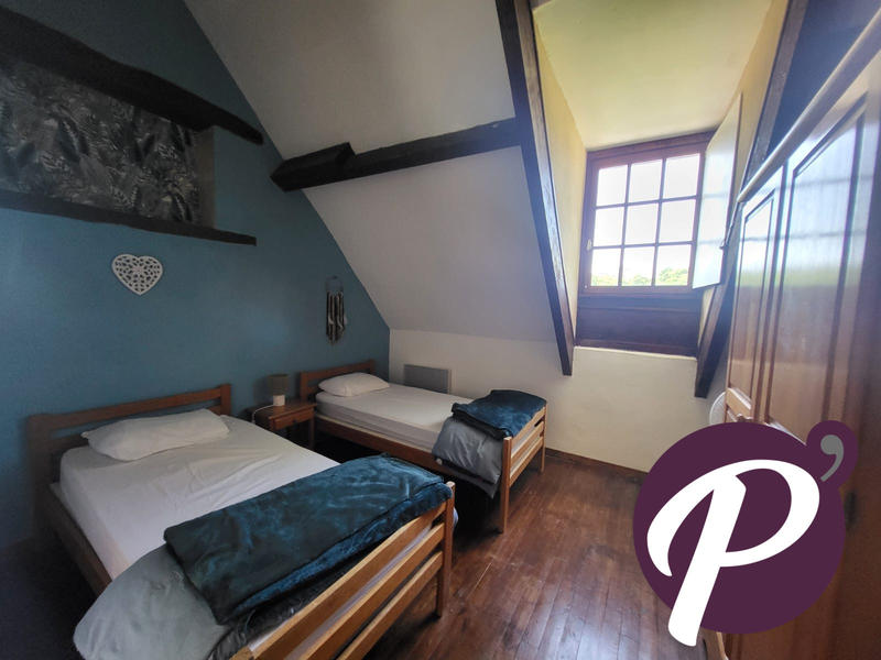 Maison - 850 m² - 38 pièces