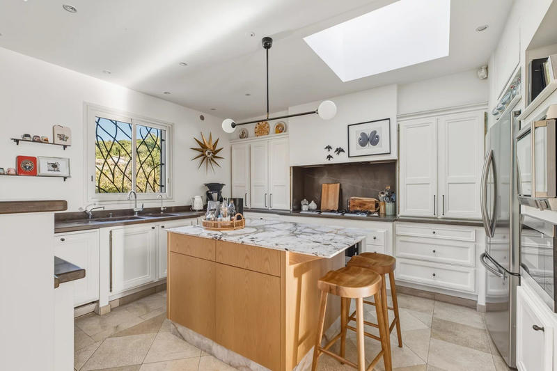 Villa - 277 m² - 9 pièces