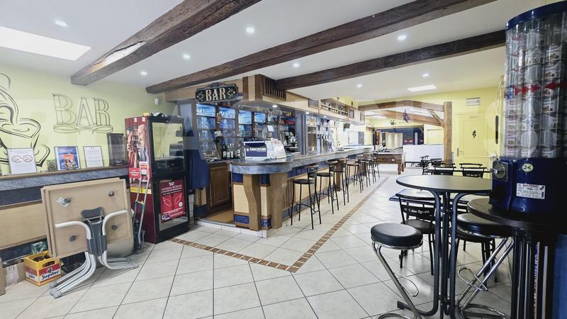 Maison - 400 m² - 5 pièces