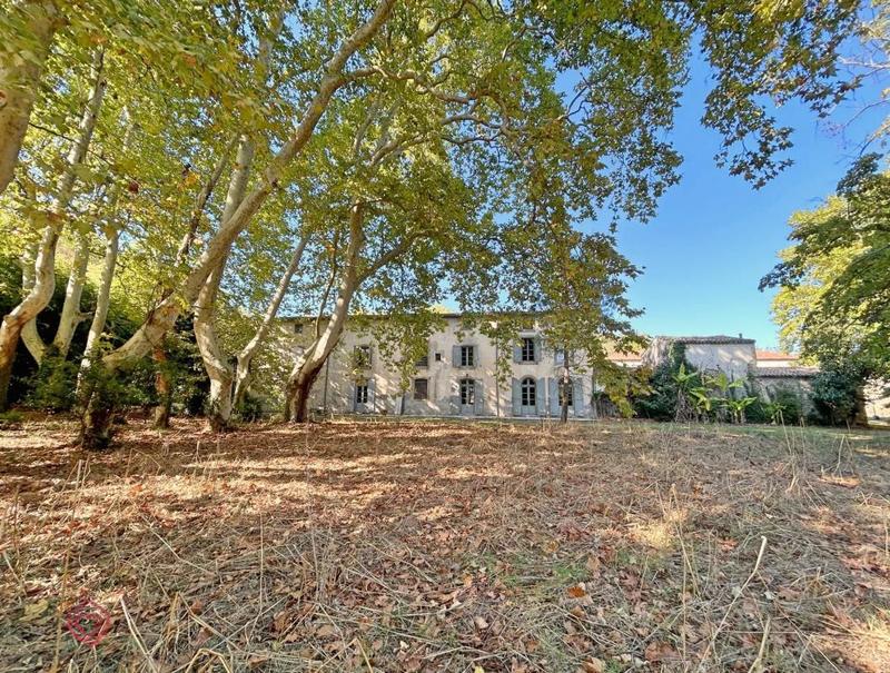 Propriété - 339 m² - 11 pièces