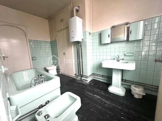 Maison - 270 m² - 8 pièces