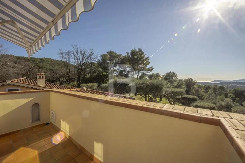 Propriété - 390 m² - 12 pièces