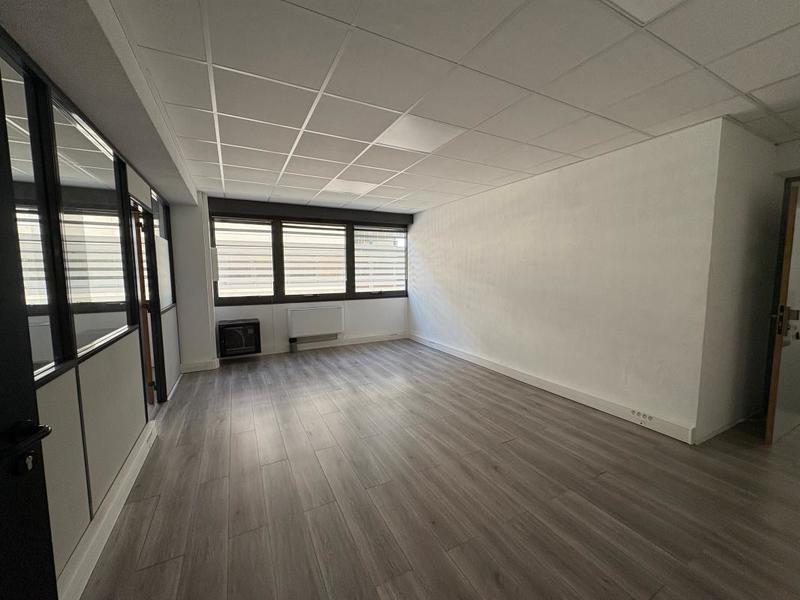 Bureau - 64 m²