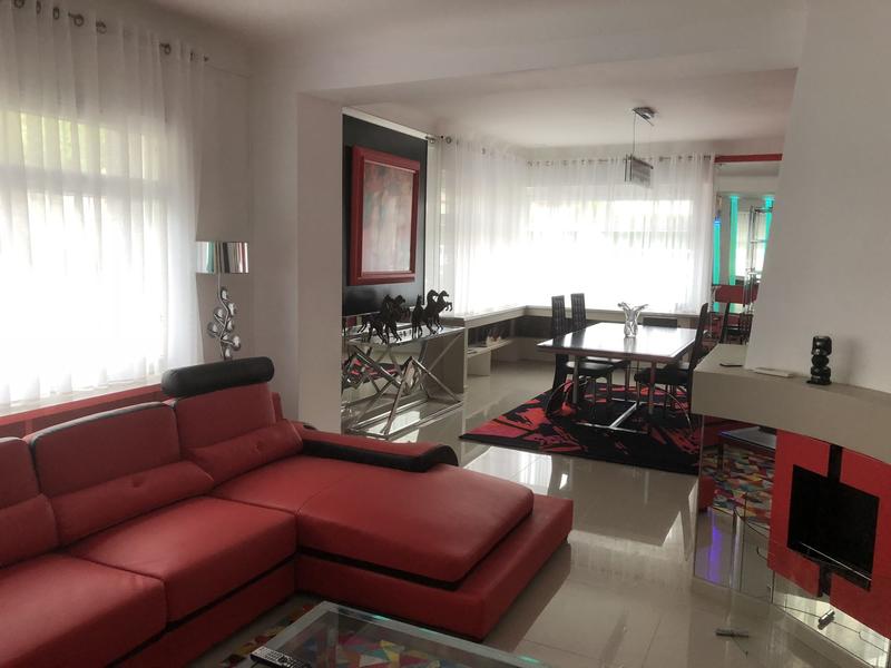 Maison traditionnelle - 176 m² - 7 pièces