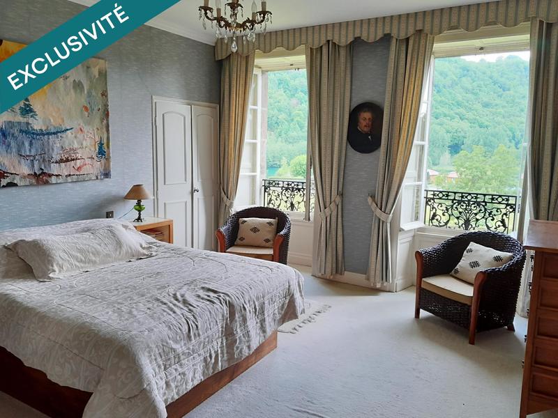 Maison de maîtres - 453 m² - 15 pièces